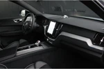 Volvo XC60 T8 Recharge Ultimate Dark | 2-fase laden | 21" | Luchtvering | B&W | 360 Camera | Gelaagd glas | Trekhaak | Panoramadak | Head-u