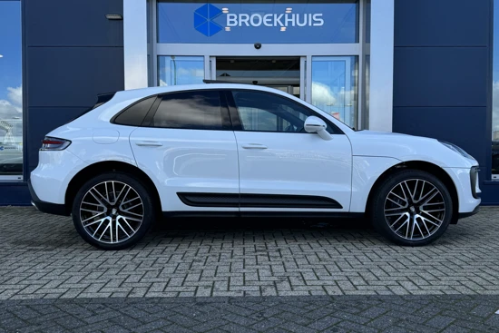 Porsche Macan 2.0 T | Schuif/kantel dak | Camera | PDC V/A | Stoelverwarming V/A | Leder | Elektr. stoelen + Memory