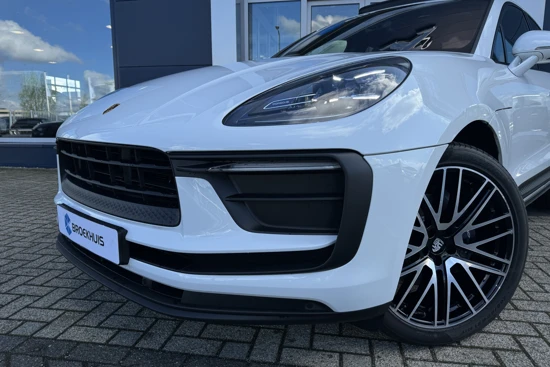 Porsche Macan 2.0 T | Schuif/kantel dak | Camera | PDC V/A | Stoelverwarming V/A | Leder | Elektr. stoelen + Memory