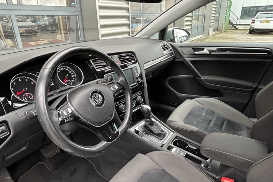 Volkswagen Golf 1.2 TSI 110 pk Highline 7-DSG | Trekhaak | Achteruitrijcamera | Navigatie | Apple Carplay/Android|