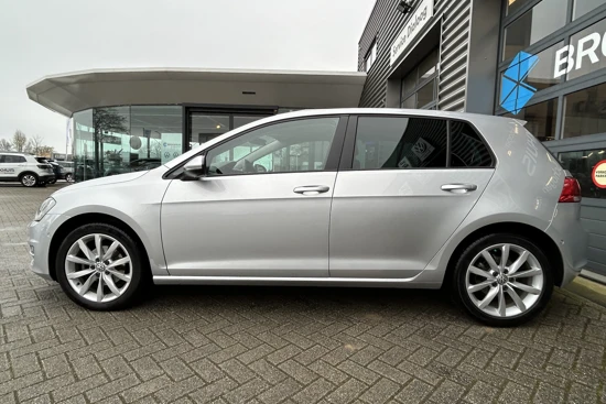 Volkswagen Golf 1.2 TSI 110 pk Highline 7-DSG | Trekhaak | Achteruitrijcamera | Navigatie | Apple Carplay/Android|