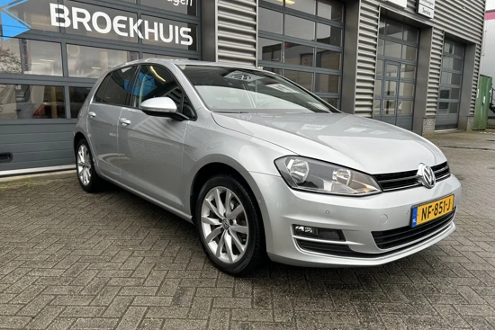 Volkswagen Golf 1.2 TSI 110 pk Highline 7-DSG | Trekhaak | Achteruitrijcamera | Navigatie | Apple Carplay/Android|