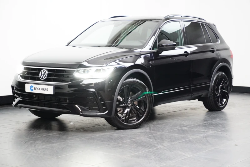 Volkswagen Tiguan 1.5 TSI 245 pk PHEV R-Line Business+ DSG | Elektrisch bedienbare achterklep | Elektrisch glazen panorama-dak | Trekhaak elektris