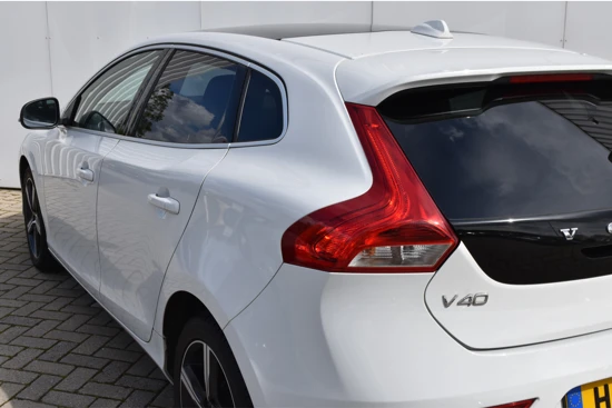 Volvo V40 T3 R-Design 2020! #Panodak #FullLED #Standkachel #HarmanKardon