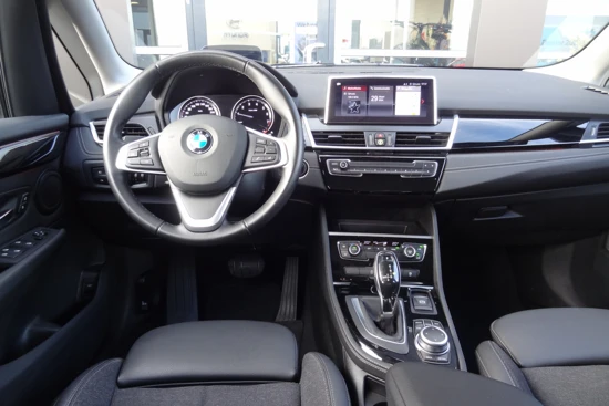 BMW 2 Serie Active Tourer 218i Executive | AUTOMAAT | HEAD-UP-DISPLAY | ELEKTRISCHE ACHTERKLEP