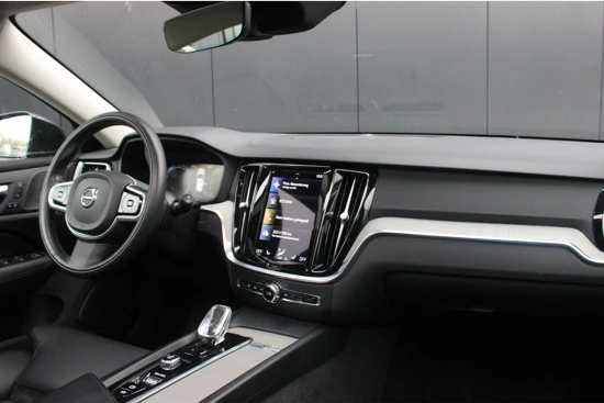 Volvo V60 B3 GT Inscription | Panoramadak | Camera | Keyless | Adaptieve cruise | Trekhaak | Harman Kardon | BLIS