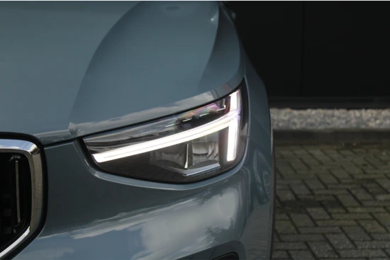 Volvo XC40 T4 Recharge Core Bright | 19'' | Camera | Stoel / stuurverwarming