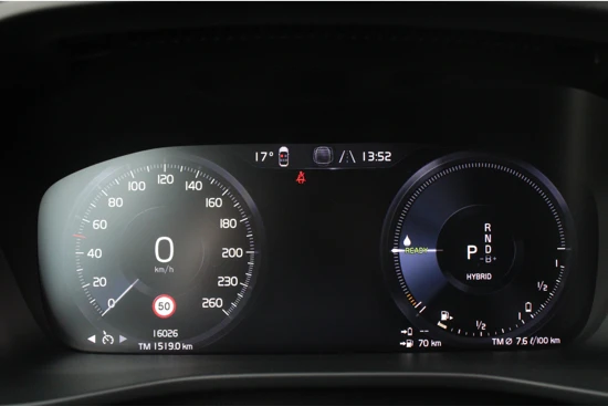 Volvo XC40 T4 Recharge Core Bright | 19'' | Camera | Stoel / stuurverwarming