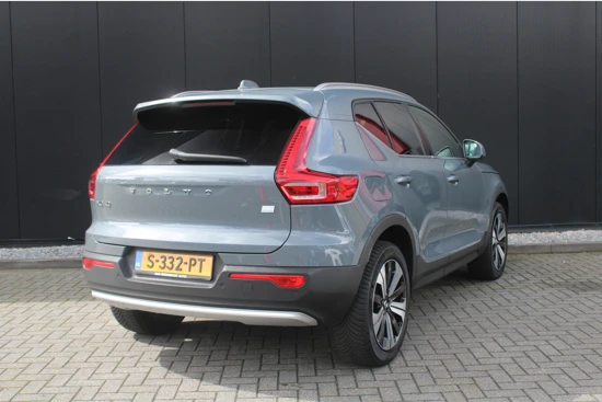 Volvo XC40 T4 Recharge Core Bright | 19'' | Camera | Stoel / stuurverwarming