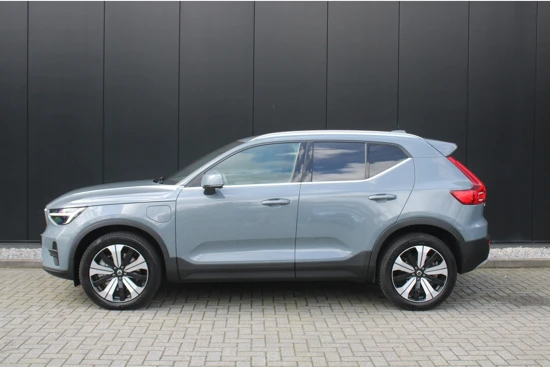 Volvo XC40 T4 Recharge Core Bright | 19'' | Camera | Stoel / stuurverwarming