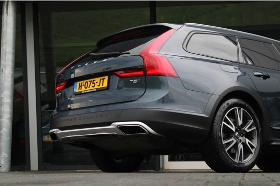 Volvo V90 Cross Country 2.0 T5 AWD Pro Edition | Adaptive Cruise | Camera | Parkeerhulp | 19 Inch | BLIS | Keyless | Trekhaak