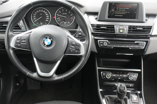 BMW 2 Serie Gran Tourer 218-i Grand Tourer | 7 persoons | Navigatie | Trekhaak | LED |