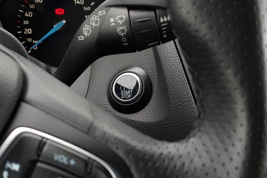 Ford Focus Wagon 1.5 182 pk ST-Line | Navigatie | 18'' Velgen | Stoel- Voorruit- en Stuurverwarming | Navigatie | Achteruitrijcamera |