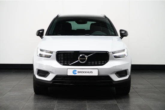 Volvo XC40 T4 Recharge R-Design | Park Assist Pack | Alcantara | Getint glas | Verwarmbare voorruit | Draadloos laden |