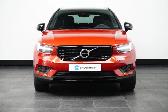 Volvo XC40 T4 Recharge R-Design | Park Assist pack | Getint glas | Verwarmbare voorruit | Alcantara | Draadloos laden |