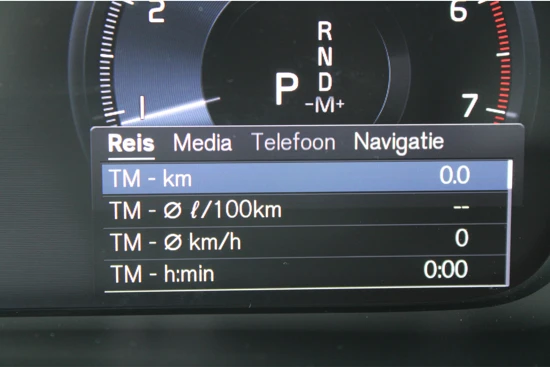 Volvo XC40 T3 Business Pro | Elektrische Achterklep | Keyless Entry | Navigatie | CarPlay Android/Auto | DAB |
