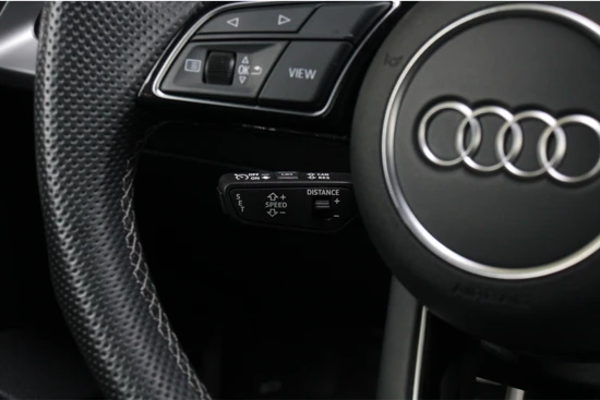 Audi A3 Sportback 30 TFSI S edition | Virtual Cockpit | Adaptieve Cruise Control | 18 inch | Apple CarPlay/Android Auto | Full-LED | Pad