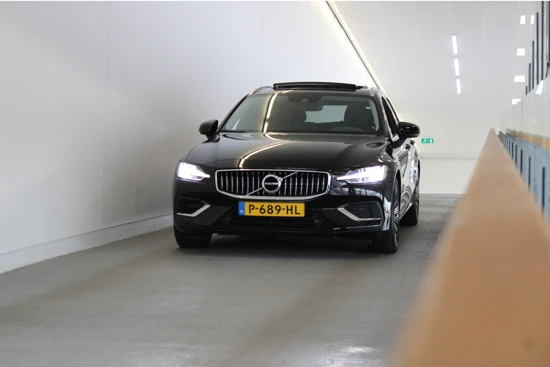 Volvo V60 T8 455PK AWD Long Range AWD Inscription | Panoramadak | Trekhaak | Adapt LED | BLIS | Power Seats