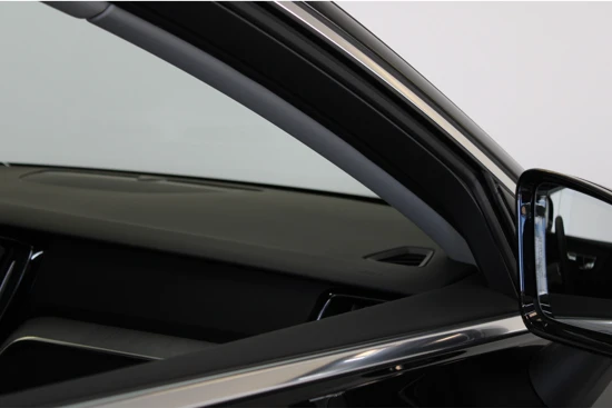 Volvo V60 T8 455PK AWD Long Range AWD Inscription | Panoramadak | Trekhaak | Adapt LED | BLIS | Power Seats