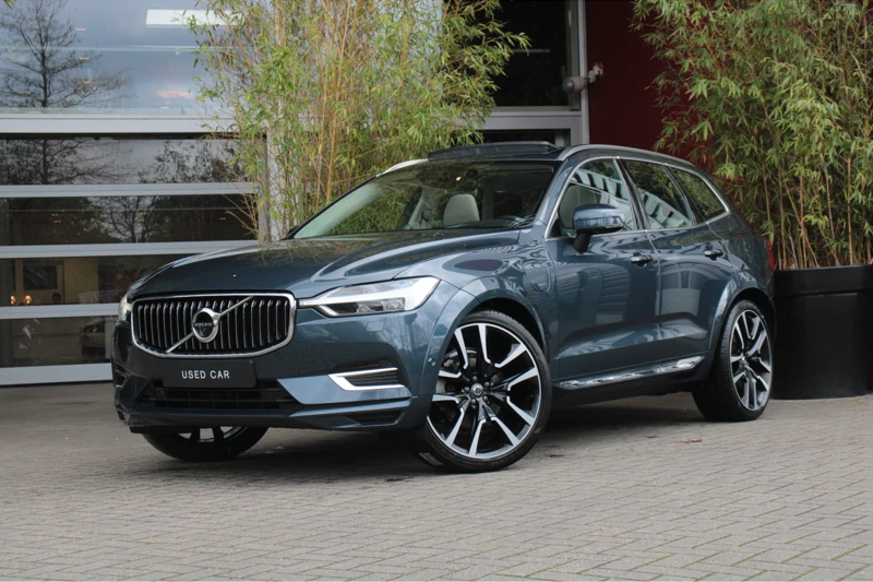 Volvo XC60 T8 Twin Engine AWD Inscription | Bowers&Wilkins | Luchtvering | Schuifdak | Adaptive Cruise | Head-up display | 360 Camera