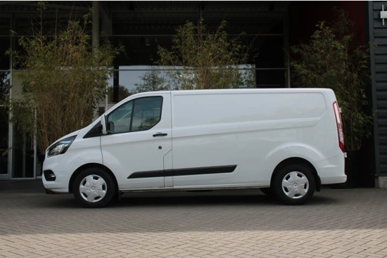 Ford Transit Custom 320 2.0 TDCI L2H1 Trend 130PK | Navigatie | Trekhaak | Betimmering