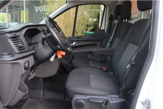 Ford Transit Custom 320 2.0 TDCI L2H1 Trend 130PK | Navigatie | Trekhaak | Betimmering