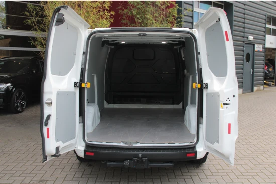 Ford Transit Custom 320 2.0 TDCI L2H1 Trend 130PK | Navigatie | Trekhaak | Betimmering