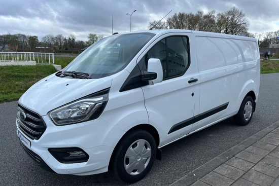 Ford Transit Custom 320 2.0 TDCI L2H1 Trend 130PK | Navigatie | Trekhaak | Betimmering