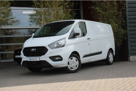 Ford Transit Custom 320 2.0 TDCI L2H1 Trend 130PK | Navigatie | Trekhaak | Betimmering