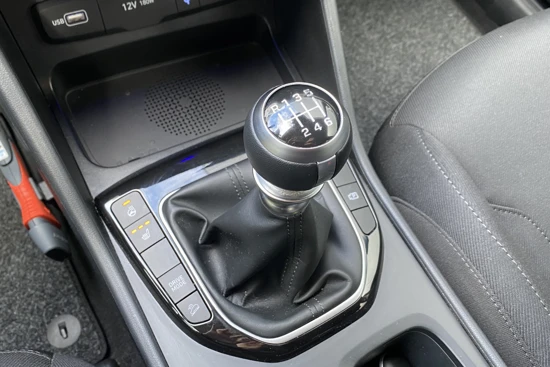 Hyundai Tucson 1.6 T-GDI 150pk MHEV Comfort Smart | Trekhaak | Elektrische achterklep | Winterpakket | Draadloos opladen | Camera | Navigatie