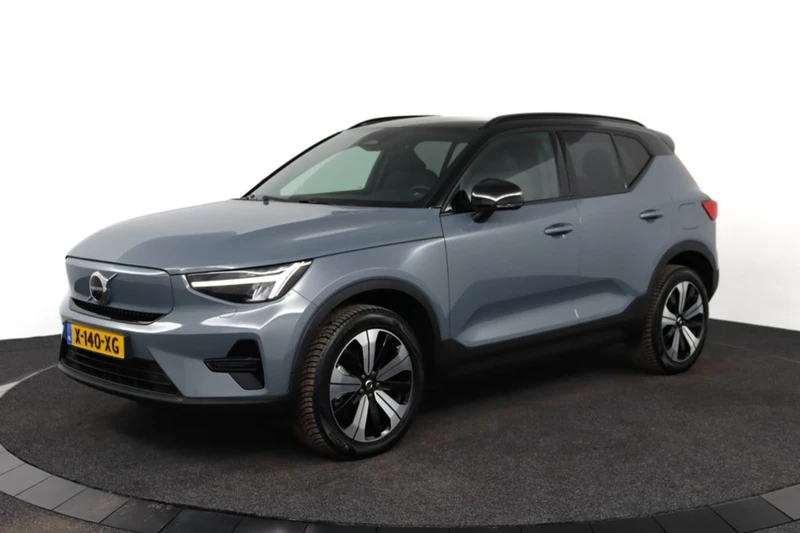 Volvo XC40 Core | SEPP Subsidie! | Stoel & stuurwielverwarming | Semi elektrische trekhaak | Keyless entry | High performance audio | Park