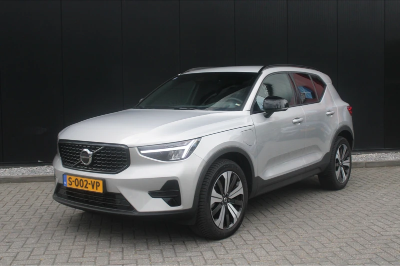 Volvo XC40 T4 GT Recharge Plus Dark | Adaptieve cruise | Camera | Keyless | Stoel & stuurverwarming | DAB | Harman Kardon| Privacy-glass