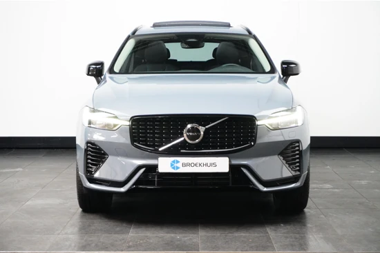 Volvo XC60 Recharge T6 AWD Plus Dark | Lightning Pack | 21" wielen | Getint glas | Parkeerverwarming | Trekhaak |