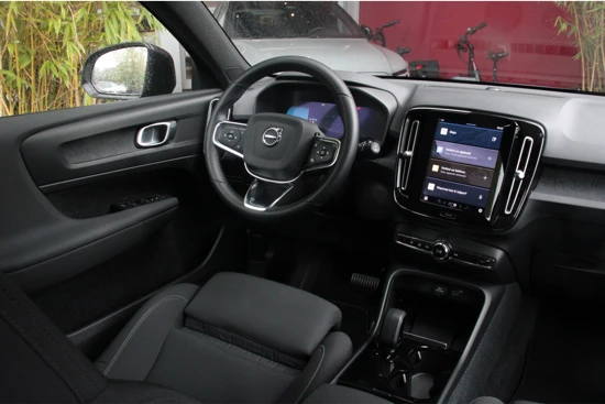 Volvo XC40 Recharge Plus 70 kWh| Camera| Extra getint glas| Warmtepomp| Stoel-stuurverwarming