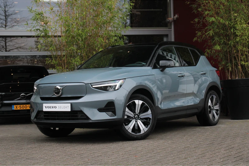 Volvo XC40 Recharge Plus 70 kWh | Camera | Stuur- en stoelverwarming | Adaptive Cruise