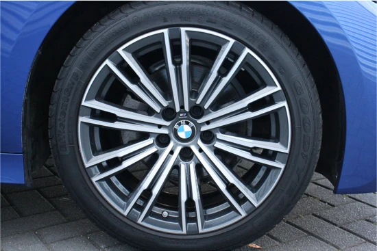 BMW 3 Serie TOURING 320i 184PK HIGH EXECUTIVE M-SPORT AUTOMAAT / NAVI / LEDER / CLIMA / PDC / 18" LMV / KEYLESS / FULL-LED / WINTERPAKKET /