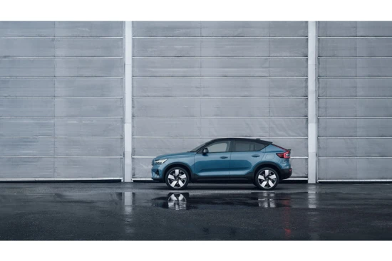 Volvo C40 Single Motor Extended Range Ultimate 82 kWh | Getint glas | 20" wielen | Trekhaak | Alcantara stoelen |