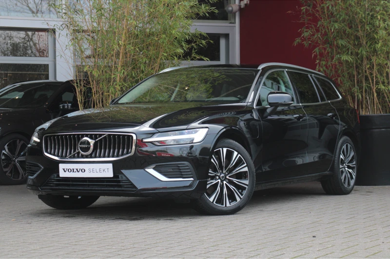 Volvo V60 2.0 T6 Recharge AWD Core Bright | Adaptieve Cruise met Stuurhulp | Stuur- en stoelverwarming | BLIS | Apple CarPlay | Achteruitr