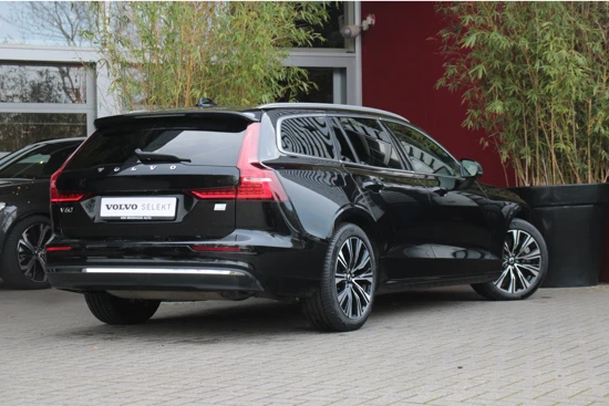 Volvo V60 2.0 T6 Recharge AWD Core Bright| Adaptiver cruise| Leer| Keyless| Dodehoek sensoren| Camera| Parkeerverwarming