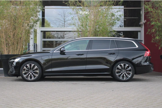 Volvo V60 2.0 T6 Recharge AWD Core Bright| Adaptiver cruise| Leer| Keyless| Dodehoek sensoren| Camera| Parkeerverwarming