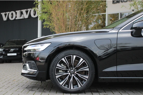 Volvo V60 2.0 T6 Recharge AWD Core Bright| Adaptiver cruise| Leer| Keyless| Dodehoek sensoren| Camera| Parkeerverwarming