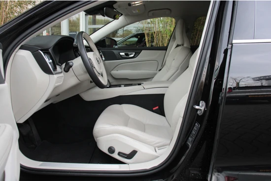 Volvo V60 2.0 T6 Recharge AWD Core Bright | Adaptieve Cruise met Stuurhulp | Stuur- en stoelverwarming | BLIS | Apple CarPlay | Achteruitr