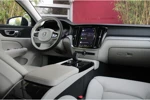 Volvo V60 2.0 T6 Recharge AWD Core Bright | Adaptieve Cruise met Stuurhulp | Stuur- en stoelverwarming | BLIS | Apple CarPlay | Achteruitr