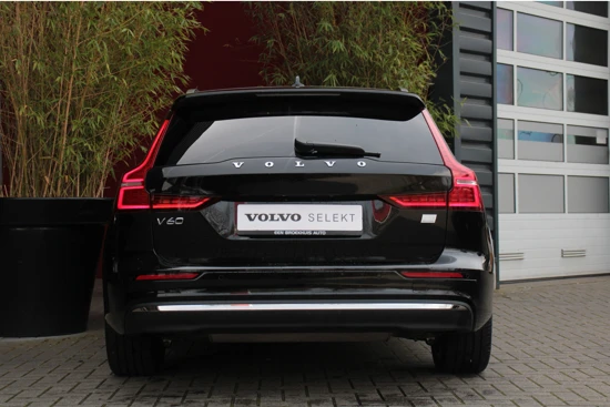 Volvo V60 2.0 T6 Recharge AWD Core Bright| Adaptiver cruise| Leer| Keyless| Dodehoek sensoren| Camera| Parkeerverwarming