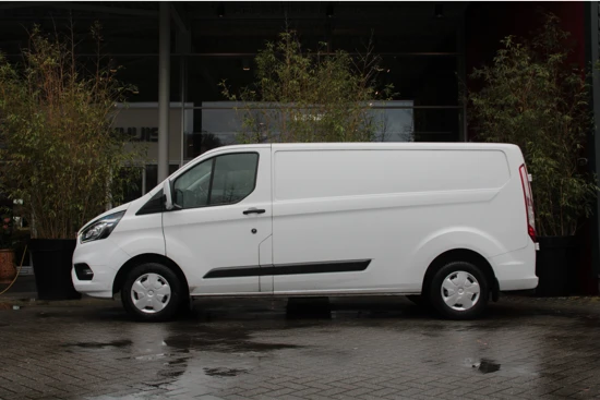 Ford Transit 300 2.0TDCI 130pk L2H1 Trend | Navigatie | Trekhaak | Camera | Laadruimte inrichting!