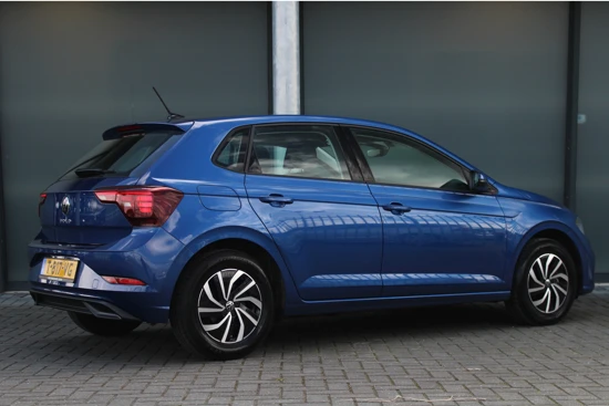 Volkswagen Polo 1.0 TSI Life | Adaptive Cruise | 15 Inch lichtmetaal | Apple Carplay/Android Auto | Virtual Cockpit | Parkeersensoren Rondom