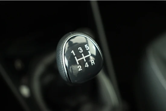 Ford Fiesta 1.1 Trend | 1e Eigenaar! | Dealer Onderhouden! | Navigatie | Cruise Control | Parkeersensoren | Airco