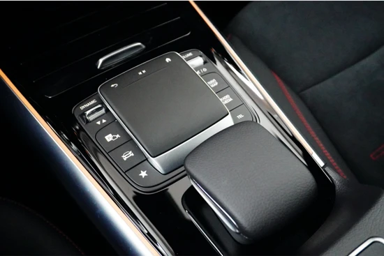Mercedes-Benz GLA 200 AMG Line | Navigatie | Comfortstoelen | Elektr. Achterklep | Stoelverwarming | Sfeerverlichting | Achteruitrijcamera | !!
