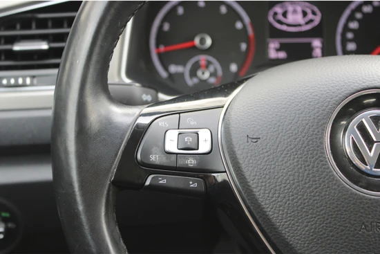 Volkswagen T-Roc 1.5 TSI 150PK DSG Aut. Style Business | Elektrische Achterklep | Trekhaak | 100% Dealeronderhouden | 16'' LMV | Camera | Navigat