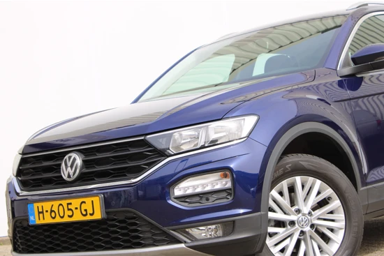 Volkswagen T-Roc 1.5 TSI 150PK DSG Aut. Style Business | Elektrische Achterklep | Trekhaak | 100% Dealeronderhouden | 16'' LMV | Camera | Navigat